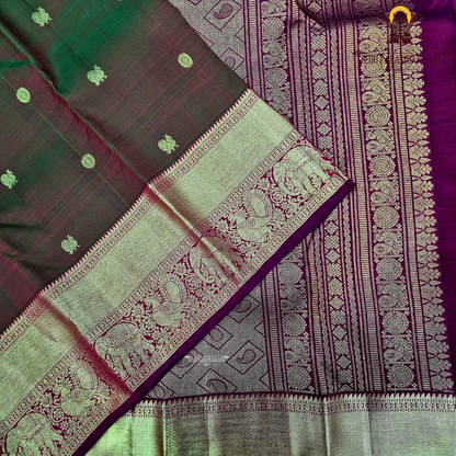 A rich copper brown dual shade color with a subtle maroon undertone Saree