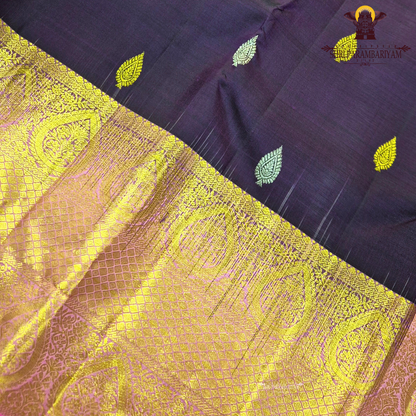 Royal Deep Violet / Purple body with a contrasting Pink border and pallu Saree