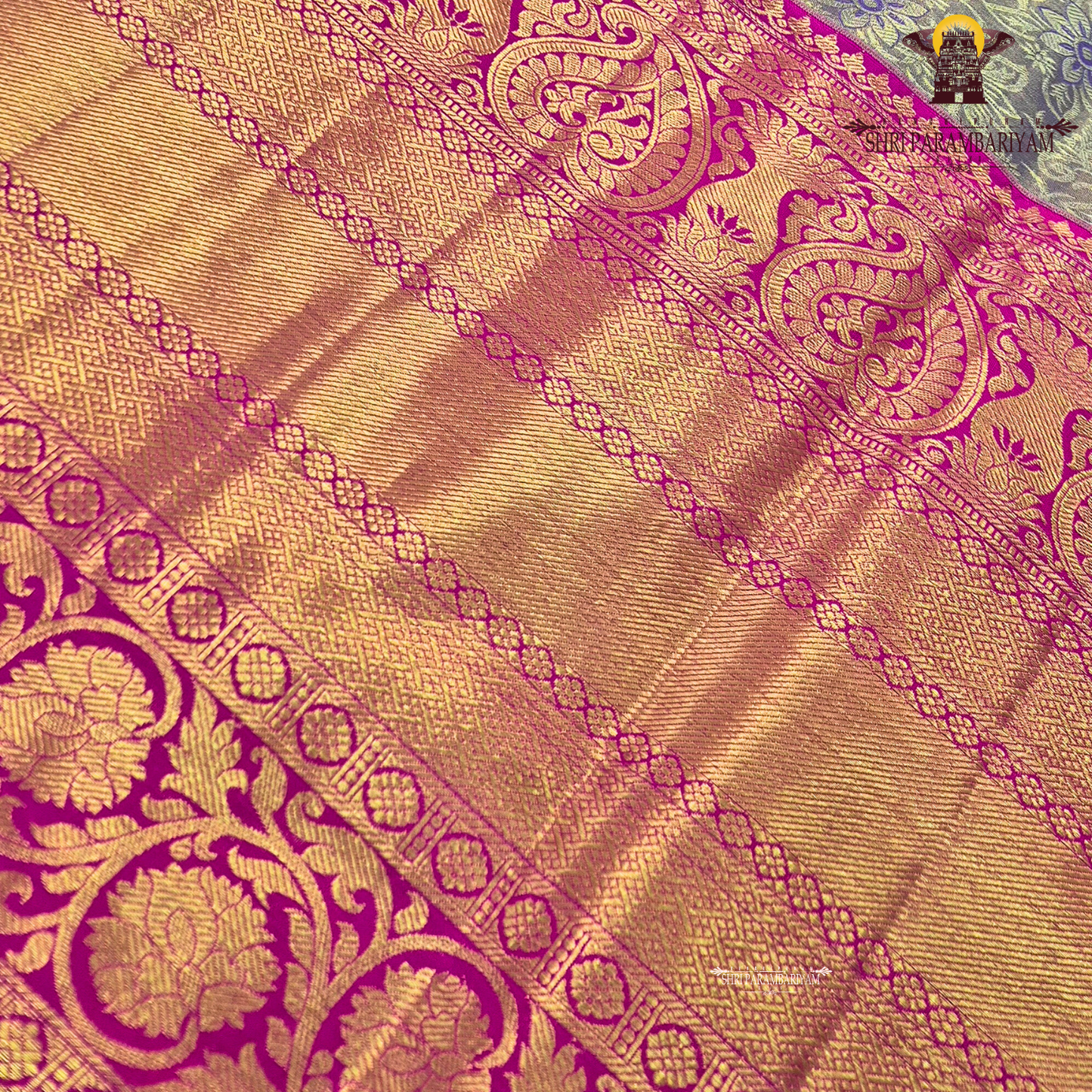 Elegant dual-tone combination of metallic grey (silver-grey) Saree